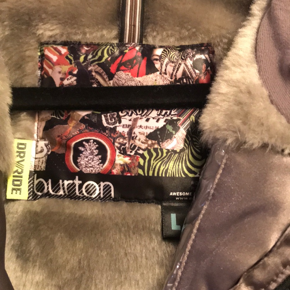 Burton women’s ski/snowboarding jacket - Picture 2 of 6
